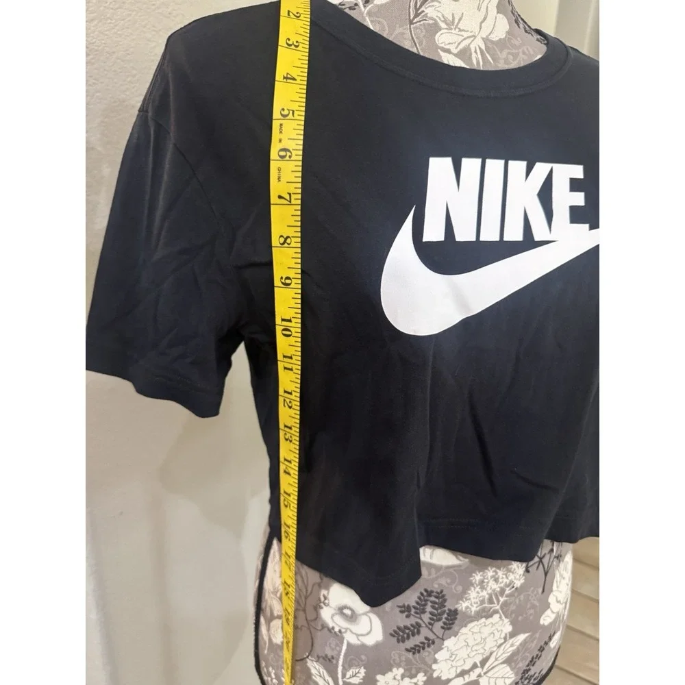 The Nike Tee Short Sleeve Shirt Women's Small Black Cropped Loose Fit Logo